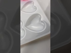 Sự thanh lịch đơn giản trong nhựa tinh khiết